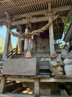 月山神社の{uncategorized: "未分類", other: "その他", undefined: "問題あり", building: "その他建物", grave: "お墓", sacred_gate: "鳥居", guardian: "狛犬", statue: "像", buddha: "仏像", history: "歴史", nature: "自然", garden: "庭園", animal: "動物", pagoda: "塔", temizu: "手水舎", mountain_gate: "山門・神門", sanctuary: "本殿・本堂", subordinate: "末社・摂社", art: "芸術", scenery: "景色", jizo: "地蔵", ema: "絵馬", goshuin: "御朱印", omikuji: "おみくじ", items: "授与品その他", amulet: "お守り", goshuincho: "御朱印帳", eats: "食事", festival: "お祭り", votive_dance: "神楽", shichigosan: "七五三参", wedding: "結婚式", experience: "体験その他", initially: "初詣", around: "周辺", anti_infection: "感染症対策"}