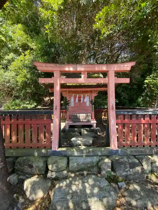 厳島神社の{uncategorized: "未分類", other: "その他", undefined: "問題あり", building: "その他建物", grave: "お墓", sacred_gate: "鳥居", guardian: "狛犬", statue: "像", buddha: "仏像", history: "歴史", nature: "自然", garden: "庭園", animal: "動物", pagoda: "塔", temizu: "手水舎", mountain_gate: "山門・神門", sanctuary: "本殿・本堂", subordinate: "末社・摂社", art: "芸術", scenery: "景色", jizo: "地蔵", ema: "絵馬", goshuin: "御朱印", omikuji: "おみくじ", items: "授与品その他", amulet: "お守り", goshuincho: "御朱印帳", eats: "食事", festival: "お祭り", votive_dance: "神楽", shichigosan: "七五三参", wedding: "結婚式", experience: "体験その他", initially: "初詣", around: "周辺", anti_infection: "感染症対策"}