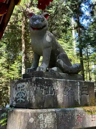 三峯神社の狛犬