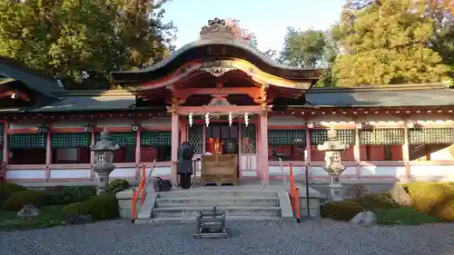 西院春日神社の本殿・本堂