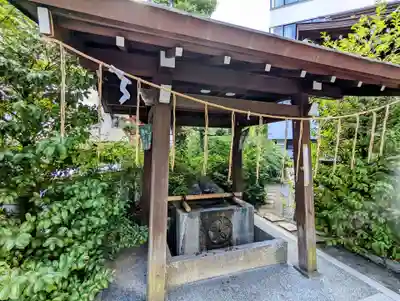 太田姫稲荷神社の手水舎