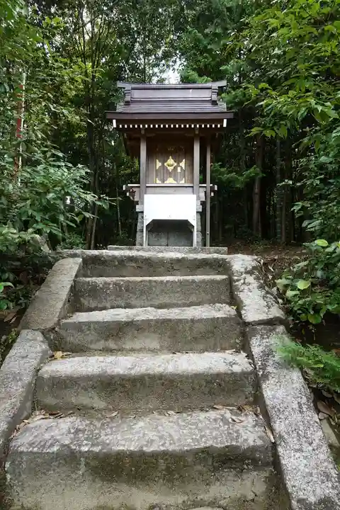 敢國神社の末社・摂社