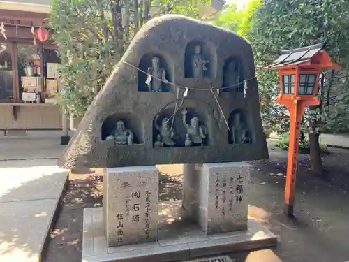 武蔵野神社の像