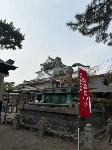 龍城神社の{uncategorized: "未分類", other: "その他", undefined: "問題あり", building: "その他建物", grave: "お墓", sacred_gate: "鳥居", guardian: "狛犬", statue: "像", buddha: "仏像", history: "歴史", nature: "自然", garden: "庭園", animal: "動物", pagoda: "塔", temizu: "手水舎", mountain_gate: "山門・神門", sanctuary: "本殿・本堂", subordinate: "末社・摂社", art: "芸術", scenery: "景色", jizo: "地蔵", ema: "絵馬", goshuin: "御朱印", omikuji: "おみくじ", items: "授与品その他", amulet: "お守り", goshuincho: "御朱印帳", eats: "食事", festival: "お祭り", votive_dance: "神楽", shichigosan: "七五三参", wedding: "結婚式", experience: "体験その他", initially: "初詣", around: "周辺", anti_infection: "感染症対策"}