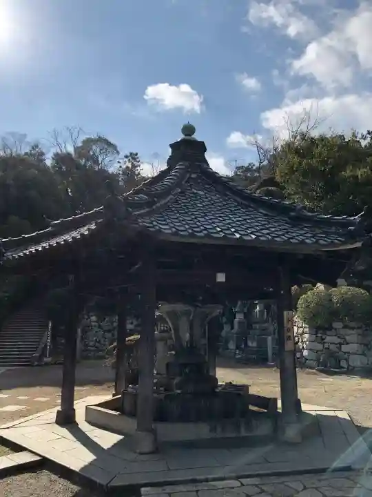 園城寺(三井寺)の{uncategorized: "未分類", other: "その他", undefined: "問題あり", building: "その他建物", grave: "お墓", sacred_gate: "鳥居", guardian: "狛犬", statue: "像", buddha: "仏像", history: "歴史", nature: "自然", garden: "庭園", animal: "動物", pagoda: "塔", temizu: "手水舎", mountain_gate: "山門・神門", sanctuary: "本殿・本堂", subordinate: "末社・摂社", art: "芸術", scenery: "景色", jizo: "地蔵", ema: "絵馬", goshuin: "御朱印", omikuji: "おみくじ", items: "授与品その他", amulet: "お守り", goshuincho: "御朱印帳", eats: "食事", festival: "お祭り", votive_dance: "神楽", shichigosan: "七五三参", wedding: "結婚式", experience: "体験その他", initially: "初詣", around: "周辺", anti_infection: "感染症対策"}