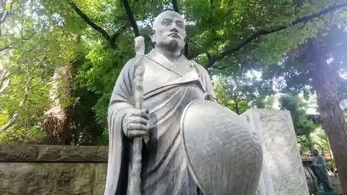 高安寺の像