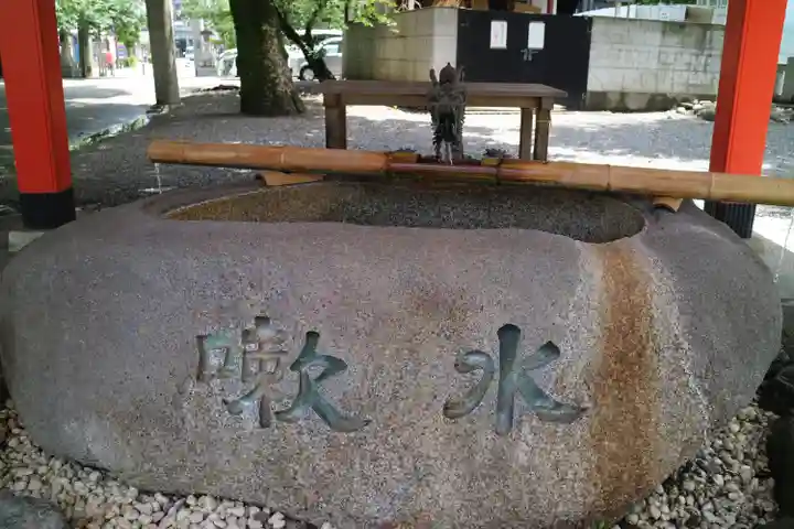 金神社の手水舎