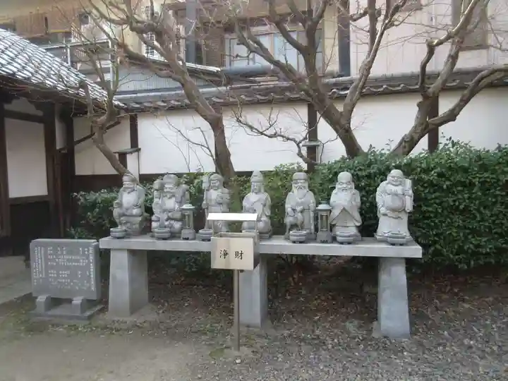 行願寺(革堂)の像