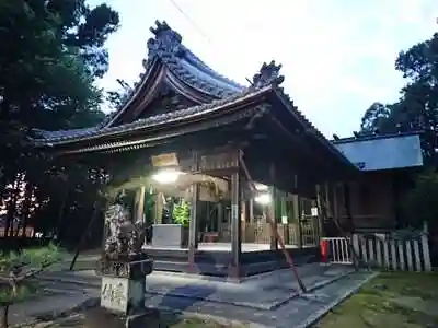井出神社の本殿