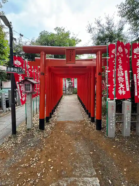 伊奴神社の{uncategorized: "未分類", other: "その他", undefined: "問題あり", building: "その他建物", grave: "お墓", sacred_gate: "鳥居", guardian: "狛犬", statue: "像", buddha: "仏像", history: "歴史", nature: "自然", garden: "庭園", animal: "動物", pagoda: "塔", temizu: "手水舎", mountain_gate: "山門・神門", sanctuary: "本殿・本堂", subordinate: "末社・摂社", art: "芸術", scenery: "景色", jizo: "地蔵", ema: "絵馬", goshuin: "御朱印", omikuji: "おみくじ", items: "授与品その他", amulet: "お守り", goshuincho: "御朱印帳", eats: "食事", festival: "お祭り", votive_dance: "神楽", shichigosan: "七五三参", wedding: "結婚式", experience: "体験その他", initially: "初詣", around: "周辺", anti_infection: "感染症対策"}