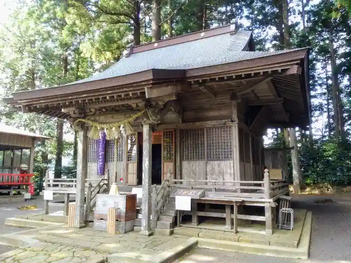 坪沼八幡神社の本殿・本堂