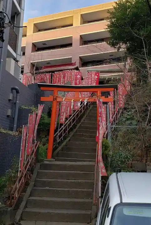 中本一稲荷神社の鳥居