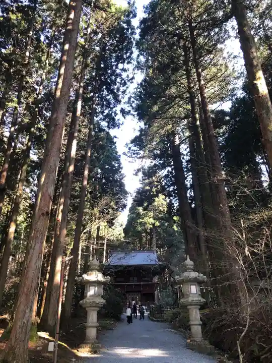 御岩神社の山門・神門