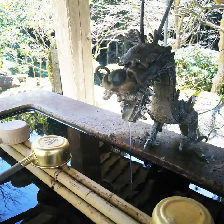 洞慶院の手水舎