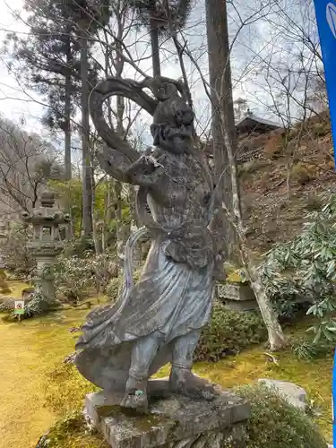 徳善院明王密寺の像