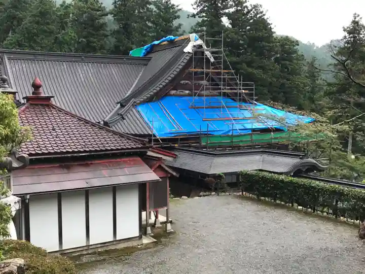 華厳寺の本殿・本堂