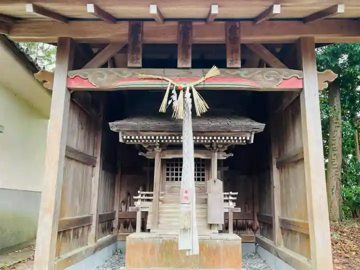 大澤八幡社の{uncategorized: "未分類", other: "その他", undefined: "問題あり", building: "その他建物", grave: "お墓", sacred_gate: "鳥居", guardian: "狛犬", statue: "像", buddha: "仏像", history: "歴史", nature: "自然", garden: "庭園", animal: "動物", pagoda: "塔", temizu: "手水舎", mountain_gate: "山門・神門", sanctuary: "本殿・本堂", subordinate: "末社・摂社", art: "芸術", scenery: "景色", jizo: "地蔵", ema: "絵馬", goshuin: "御朱印", omikuji: "おみくじ", items: "授与品その他", amulet: "お守り", goshuincho: "御朱印帳", eats: "食事", festival: "お祭り", votive_dance: "神楽", shichigosan: "七五三参", wedding: "結婚式", experience: "体験その他", initially: "初詣", around: "周辺", anti_infection: "感染症対策"}