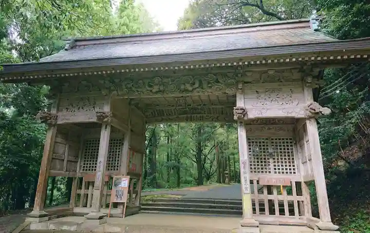 倭文神社の山門・神門