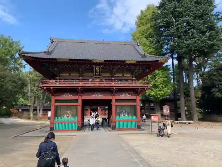 根津神社の山門・神門