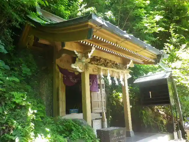 銭洗弁財天宇賀福神社の本殿・本堂