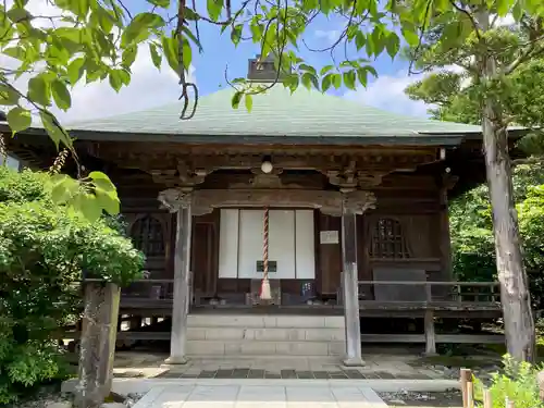 極楽寺（霊鷲山感應院極楽律寺）の本殿・本堂