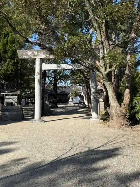 小垣江神明神社の{uncategorized: "未分類", other: "その他", undefined: "問題あり", building: "その他建物", grave: "お墓", sacred_gate: "鳥居", guardian: "狛犬", statue: "像", buddha: "仏像", history: "歴史", nature: "自然", garden: "庭園", animal: "動物", pagoda: "塔", temizu: "手水舎", mountain_gate: "山門・神門", sanctuary: "本殿・本堂", subordinate: "末社・摂社", art: "芸術", scenery: "景色", jizo: "地蔵", ema: "絵馬", goshuin: "御朱印", omikuji: "おみくじ", items: "授与品その他", amulet: "お守り", goshuincho: "御朱印帳", eats: "食事", festival: "お祭り", votive_dance: "神楽", shichigosan: "七五三参", wedding: "結婚式", experience: "体験その他", initially: "初詣", around: "周辺", anti_infection: "感染症対策"}