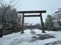 濃飛護國神社の{uncategorized: "未分類", other: "その他", undefined: "問題あり", building: "その他建物", grave: "お墓", sacred_gate: "鳥居", guardian: "狛犬", statue: "像", buddha: "仏像", history: "歴史", nature: "自然", garden: "庭園", animal: "動物", pagoda: "塔", temizu: "手水舎", mountain_gate: "山門・神門", sanctuary: "本殿・本堂", subordinate: "末社・摂社", art: "芸術", scenery: "景色", jizo: "地蔵", ema: "絵馬", goshuin: "御朱印", omikuji: "おみくじ", items: "授与品その他", amulet: "お守り", goshuincho: "御朱印帳", eats: "食事", festival: "お祭り", votive_dance: "神楽", shichigosan: "七五三参", wedding: "結婚式", experience: "体験その他", initially: "初詣", around: "周辺", anti_infection: "感染症対策"}