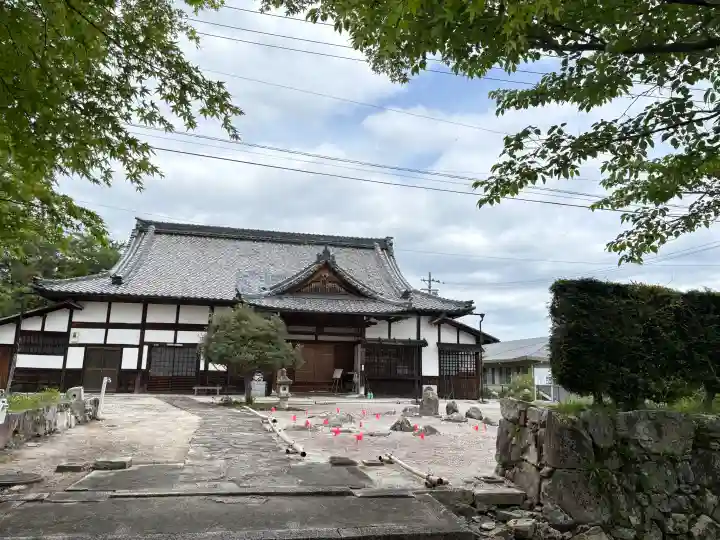 西教寺の{uncategorized: "未分類", other: "その他", undefined: "問題あり", building: "その他建物", grave: "お墓", sacred_gate: "鳥居", guardian: "狛犬", statue: "像", buddha: "仏像", history: "歴史", nature: "自然", garden: "庭園", animal: "動物", pagoda: "塔", temizu: "手水舎", mountain_gate: "山門・神門", sanctuary: "本殿・本堂", subordinate: "末社・摂社", art: "芸術", scenery: "景色", jizo: "地蔵", ema: "絵馬", goshuin: "御朱印", omikuji: "おみくじ", items: "授与品その他", amulet: "お守り", goshuincho: "御朱印帳", eats: "食事", festival: "お祭り", votive_dance: "神楽", shichigosan: "七五三参", wedding: "結婚式", experience: "体験その他", initially: "初詣", around: "周辺", anti_infection: "感染症対策"}