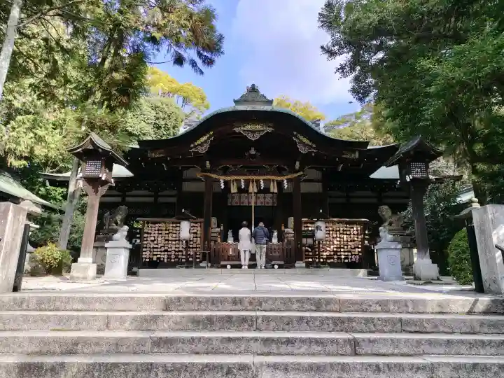 岡崎神社の{uncategorized: "未分類", other: "その他", undefined: "問題あり", building: "その他建物", grave: "お墓", sacred_gate: "鳥居", guardian: "狛犬", statue: "像", buddha: "仏像", history: "歴史", nature: "自然", garden: "庭園", animal: "動物", pagoda: "塔", temizu: "手水舎", mountain_gate: "山門・神門", sanctuary: "本殿・本堂", subordinate: "末社・摂社", art: "芸術", scenery: "景色", jizo: "地蔵", ema: "絵馬", goshuin: "御朱印", omikuji: "おみくじ", items: "授与品その他", amulet: "お守り", goshuincho: "御朱印帳", eats: "食事", festival: "お祭り", votive_dance: "神楽", shichigosan: "七五三参", wedding: "結婚式", experience: "体験その他", initially: "初詣", around: "周辺", anti_infection: "感染症対策"}