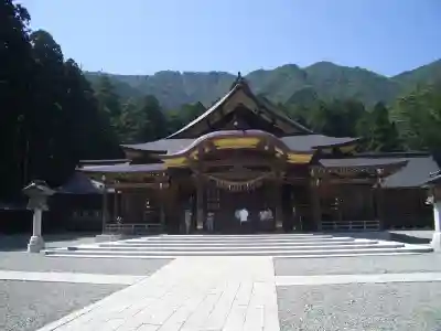 彌彦神社の本殿・本堂