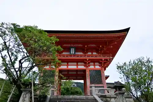 清水寺の山門・神門