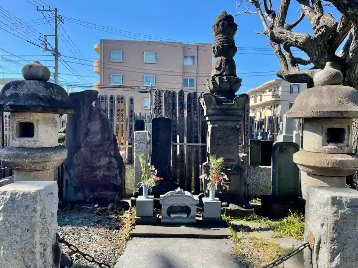 円頓寺の{uncategorized: "未分類", other: "その他", undefined: "問題あり", building: "その他建物", grave: "お墓", sacred_gate: "鳥居", guardian: "狛犬", statue: "像", buddha: "仏像", history: "歴史", nature: "自然", garden: "庭園", animal: "動物", pagoda: "塔", temizu: "手水舎", mountain_gate: "山門・神門", sanctuary: "本殿・本堂", subordinate: "末社・摂社", art: "芸術", scenery: "景色", jizo: "地蔵", ema: "絵馬", goshuin: "御朱印", omikuji: "おみくじ", items: "授与品その他", amulet: "お守り", goshuincho: "御朱印帳", eats: "食事", festival: "お祭り", votive_dance: "神楽", shichigosan: "七五三参", wedding: "結婚式", experience: "体験その他", initially: "初詣", around: "周辺", anti_infection: "感染症対策"}