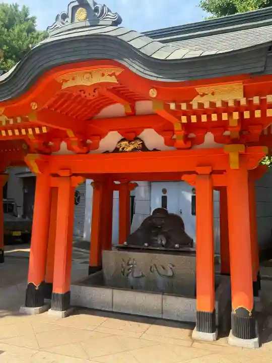 穴八幡宮の{uncategorized: "未分類", other: "その他", undefined: "問題あり", building: "その他建物", grave: "お墓", sacred_gate: "鳥居", guardian: "狛犬", statue: "像", buddha: "仏像", history: "歴史", nature: "自然", garden: "庭園", animal: "動物", pagoda: "塔", temizu: "手水舎", mountain_gate: "山門・神門", sanctuary: "本殿・本堂", subordinate: "末社・摂社", art: "芸術", scenery: "景色", jizo: "地蔵", ema: "絵馬", goshuin: "御朱印", omikuji: "おみくじ", items: "授与品その他", amulet: "お守り", goshuincho: "御朱印帳", eats: "食事", festival: "お祭り", votive_dance: "神楽", shichigosan: "七五三参", wedding: "結婚式", experience: "体験その他", initially: "初詣", around: "周辺", anti_infection: "感染症対策"}