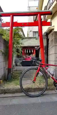 白箭稲荷社の鳥居