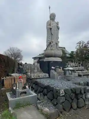 興全寺の{uncategorized: "未分類", other: "その他", undefined: "問題あり", building: "その他建物", grave: "お墓", sacred_gate: "鳥居", guardian: "狛犬", statue: "像", buddha: "仏像", history: "歴史", nature: "自然", garden: "庭園", animal: "動物", pagoda: "塔", temizu: "手水舎", mountain_gate: "山門・神門", sanctuary: "本殿・本堂", subordinate: "末社・摂社", art: "芸術", scenery: "景色", jizo: "地蔵", ema: "絵馬", goshuin: "御朱印", omikuji: "おみくじ", items: "授与品その他", amulet: "お守り", goshuincho: "御朱印帳", eats: "食事", festival: "お祭り", votive_dance: "神楽", shichigosan: "七五三参", wedding: "結婚式", experience: "体験その他", initially: "初詣", around: "周辺", anti_infection: "感染症対策"}