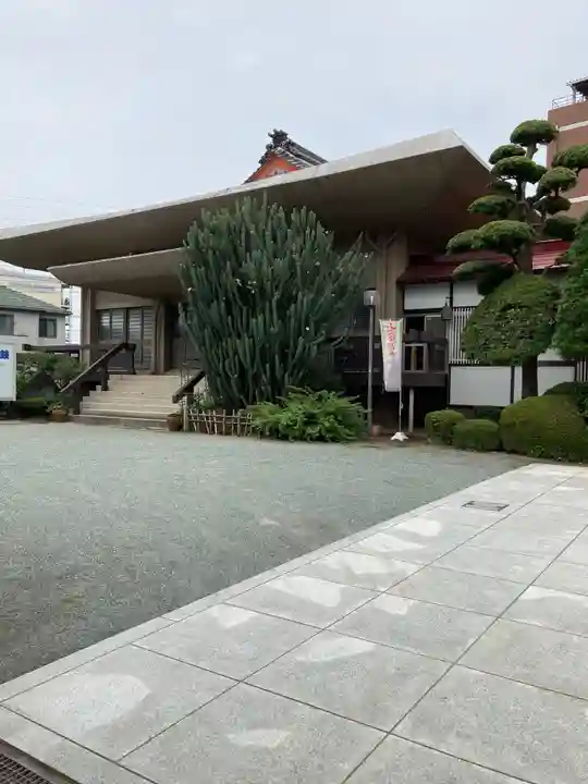 蓮光寺の本殿・本堂