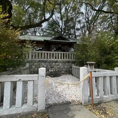 堤治神社の{uncategorized: "未分類", other: "その他", undefined: "問題あり", building: "その他建物", grave: "お墓", sacred_gate: "鳥居", guardian: "狛犬", statue: "像", buddha: "仏像", history: "歴史", nature: "自然", garden: "庭園", animal: "動物", pagoda: "塔", temizu: "手水舎", mountain_gate: "山門・神門", sanctuary: "本殿・本堂", subordinate: "末社・摂社", art: "芸術", scenery: "景色", jizo: "地蔵", ema: "絵馬", goshuin: "御朱印", omikuji: "おみくじ", items: "授与品その他", amulet: "お守り", goshuincho: "御朱印帳", eats: "食事", festival: "お祭り", votive_dance: "神楽", shichigosan: "七五三参", wedding: "結婚式", experience: "体験その他", initially: "初詣", around: "周辺", anti_infection: "感染症対策"}