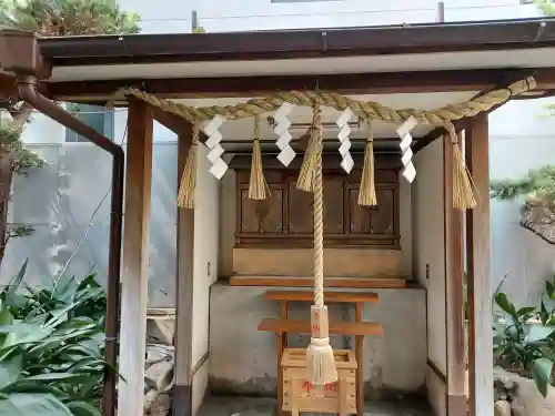 サムハラ神社　平野町護符所の{uncategorized: "未分類", other: "その他", undefined: "問題あり", building: "その他建物", grave: "お墓", sacred_gate: "鳥居", guardian: "狛犬", statue: "像", buddha: "仏像", history: "歴史", nature: "自然", garden: "庭園", animal: "動物", pagoda: "塔", temizu: "手水舎", mountain_gate: "山門・神門", sanctuary: "本殿・本堂", subordinate: "末社・摂社", art: "芸術", scenery: "景色", jizo: "地蔵", ema: "絵馬", goshuin: "御朱印", omikuji: "おみくじ", items: "授与品その他", amulet: "お守り", goshuincho: "御朱印帳", eats: "食事", festival: "お祭り", votive_dance: "神楽", shichigosan: "七五三参", wedding: "結婚式", experience: "体験その他", initially: "初詣", around: "周辺", anti_infection: "感染症対策"}