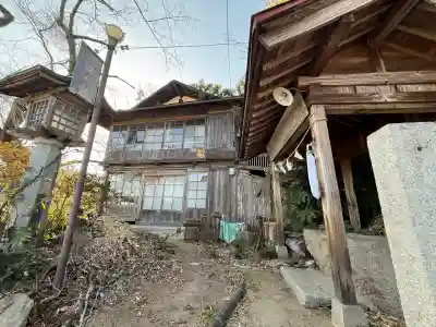 神明社の{uncategorized: "未分類", other: "その他", undefined: "問題あり", building: "その他建物", grave: "お墓", sacred_gate: "鳥居", guardian: "狛犬", statue: "像", buddha: "仏像", history: "歴史", nature: "自然", garden: "庭園", animal: "動物", pagoda: "塔", temizu: "手水舎", mountain_gate: "山門・神門", sanctuary: "本殿・本堂", subordinate: "末社・摂社", art: "芸術", scenery: "景色", jizo: "地蔵", ema: "絵馬", goshuin: "御朱印", omikuji: "おみくじ", items: "授与品その他", amulet: "お守り", goshuincho: "御朱印帳", eats: "食事", festival: "お祭り", votive_dance: "神楽", shichigosan: "七五三参", wedding: "結婚式", experience: "体験その他", initially: "初詣", around: "周辺", anti_infection: "感染症対策"}