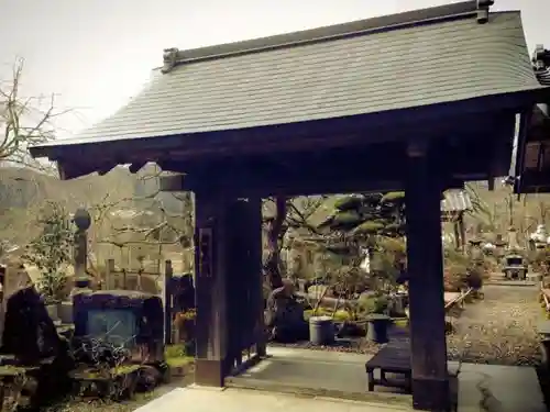 谷性寺の山門・神門