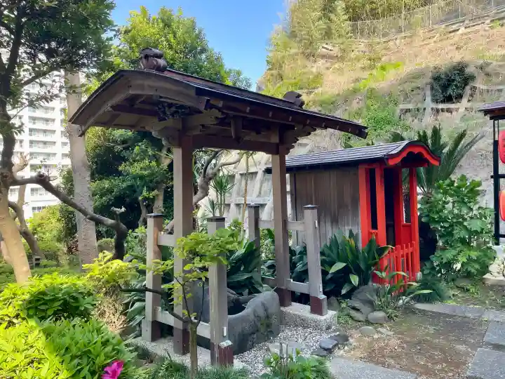徳寿院の{uncategorized: "未分類", other: "その他", undefined: "問題あり", building: "その他建物", grave: "お墓", sacred_gate: "鳥居", guardian: "狛犬", statue: "像", buddha: "仏像", history: "歴史", nature: "自然", garden: "庭園", animal: "動物", pagoda: "塔", temizu: "手水舎", mountain_gate: "山門・神門", sanctuary: "本殿・本堂", subordinate: "末社・摂社", art: "芸術", scenery: "景色", jizo: "地蔵", ema: "絵馬", goshuin: "御朱印", omikuji: "おみくじ", items: "授与品その他", amulet: "お守り", goshuincho: "御朱印帳", eats: "食事", festival: "お祭り", votive_dance: "神楽", shichigosan: "七五三参", wedding: "結婚式", experience: "体験その他", initially: "初詣", around: "周辺", anti_infection: "感染症対策"}
