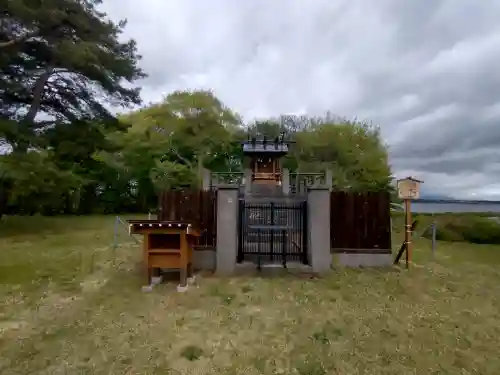 谷地頭神社の{uncategorized: "未分類", other: "その他", undefined: "問題あり", building: "その他建物", grave: "お墓", sacred_gate: "鳥居", guardian: "狛犬", statue: "像", buddha: "仏像", history: "歴史", nature: "自然", garden: "庭園", animal: "動物", pagoda: "塔", temizu: "手水舎", mountain_gate: "山門・神門", sanctuary: "本殿・本堂", subordinate: "末社・摂社", art: "芸術", scenery: "景色", jizo: "地蔵", ema: "絵馬", goshuin: "御朱印", omikuji: "おみくじ", items: "授与品その他", amulet: "お守り", goshuincho: "御朱印帳", eats: "食事", festival: "お祭り", votive_dance: "神楽", shichigosan: "七五三参", wedding: "結婚式", experience: "体験その他", initially: "初詣", around: "周辺", anti_infection: "感染症対策"}