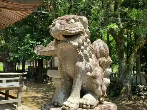 三輪神社の狛犬