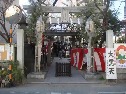 千住本氷川神社の鳥居