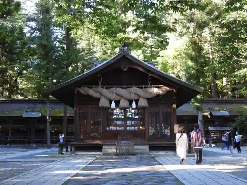 諏訪大社下社春宮(長野県)