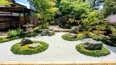 感通寺の庭園