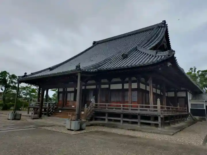 雲龍山 本證寺の{uncategorized: "未分類", other: "その他", undefined: "問題あり", building: "その他建物", grave: "お墓", sacred_gate: "鳥居", guardian: "狛犬", statue: "像", buddha: "仏像", history: "歴史", nature: "自然", garden: "庭園", animal: "動物", pagoda: "塔", temizu: "手水舎", mountain_gate: "山門・神門", sanctuary: "本殿・本堂", subordinate: "末社・摂社", art: "芸術", scenery: "景色", jizo: "地蔵", ema: "絵馬", goshuin: "御朱印", omikuji: "おみくじ", items: "授与品その他", amulet: "お守り", goshuincho: "御朱印帳", eats: "食事", festival: "お祭り", votive_dance: "神楽", shichigosan: "七五三参", wedding: "結婚式", experience: "体験その他", initially: "初詣", around: "周辺", anti_infection: "感染症対策"}