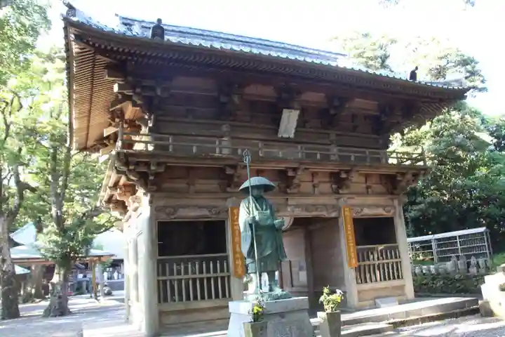 最御崎寺の山門・神門