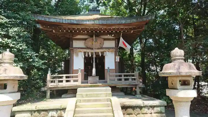 曾屋神社の末社・摂社
