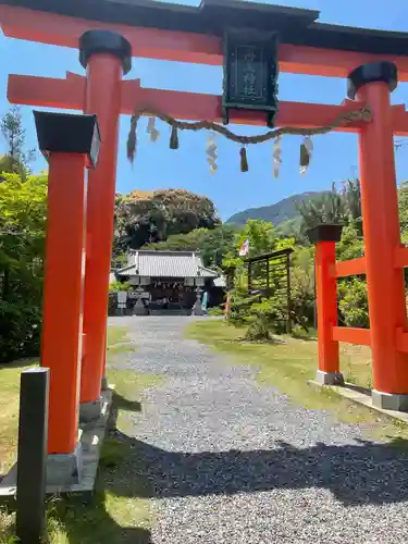 丹生官省符神社の鳥居